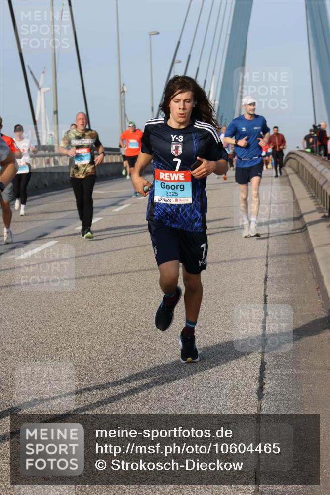 03.10.2026 - Köhlbrandbrückenlauf Strokosch-Dieckow http://msf.ph/oto/10604465 03.10.2026 09:41:25 Position 2 3, 7, 2325, 3 meine-sportfotos.de