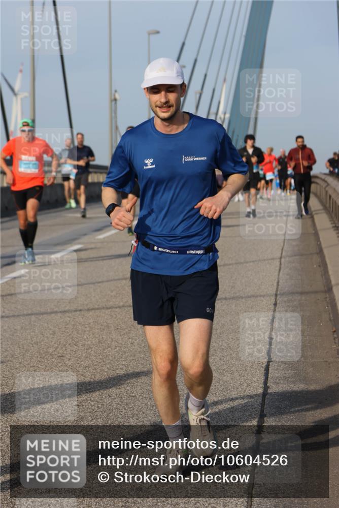 03.10.2026 - Köhlbrandbrückenlauf Strokosch-Dieckow http://msf.ph/oto/10604526 03.10.2026 09:41:29 Position 2  meine-sportfotos.de