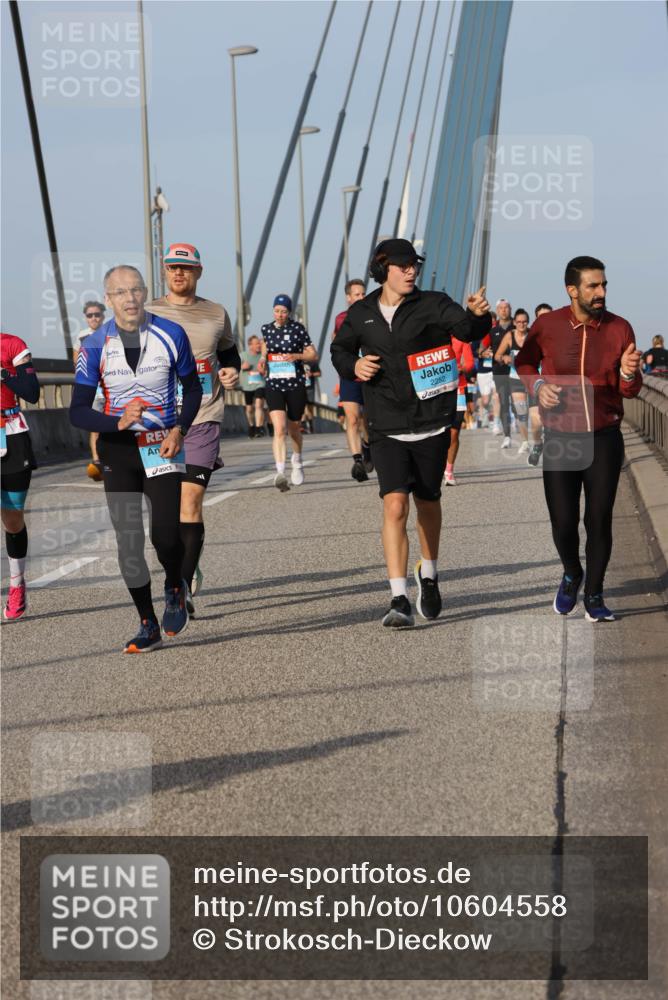 03.10.2026 - Köhlbrandbrückenlauf Strokosch-Dieckow http://msf.ph/oto/10604558 03.10.2026 09:41:36 Position 2 2252 meine-sportfotos.de