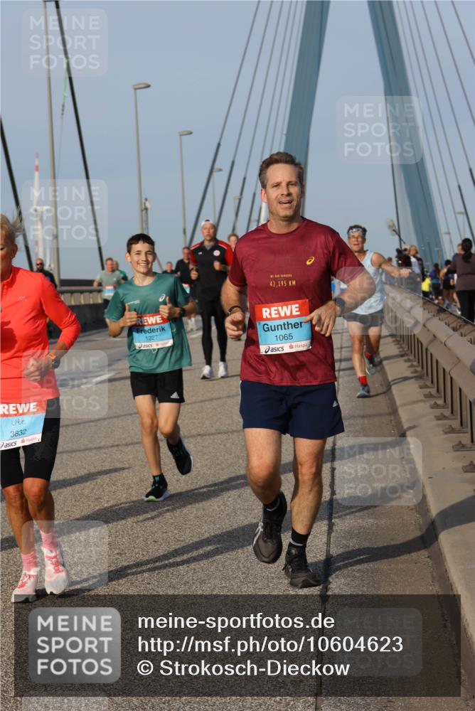 03.10.2026 - Köhlbrandbrückenlauf Strokosch-Dieckow http://msf.ph/oto/10604623 03.10.2026 09:41:45 Position 2 3832, 1227, 42, 195, 1065 meine-sportfotos.de