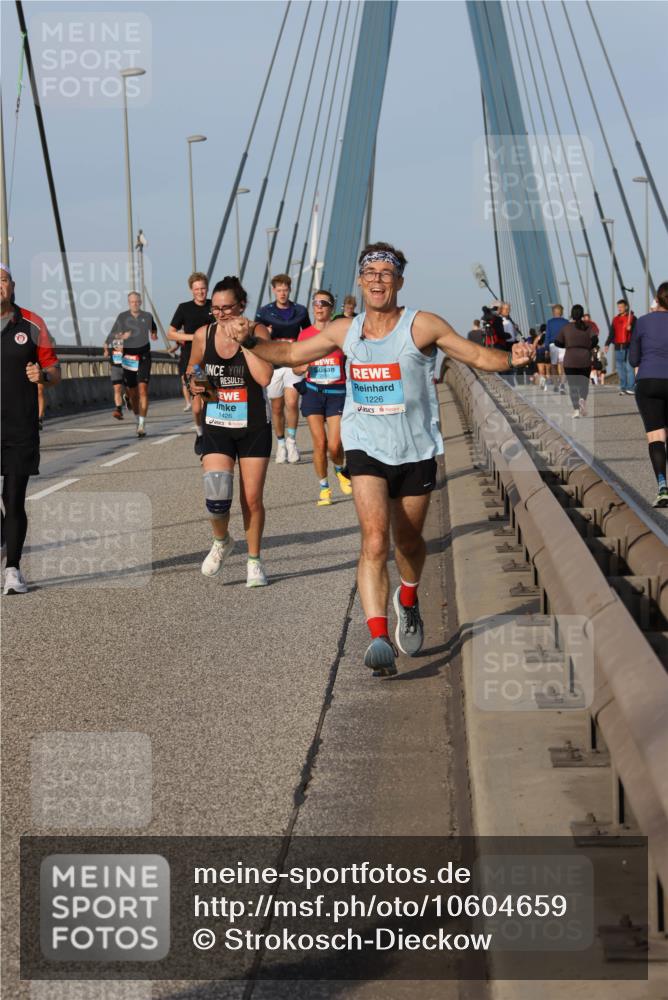 03.10.2026 - Köhlbrandbrückenlauf Strokosch-Dieckow http://msf.ph/oto/10604659 03.10.2026 09:41:48 Position 2 1426, 1226 meine-sportfotos.de