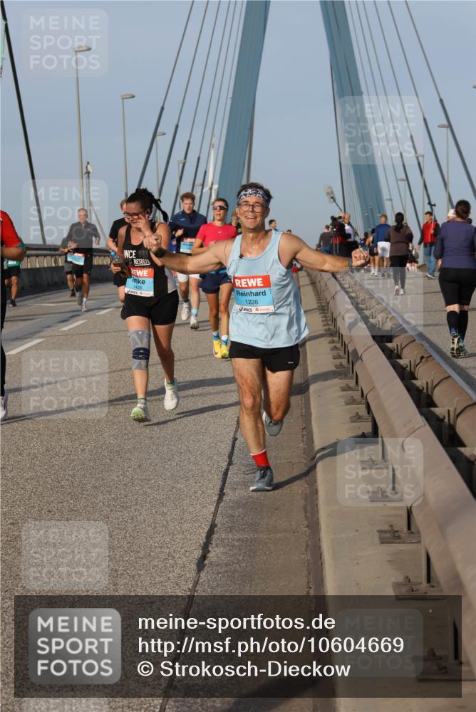 03.10.2026 - Köhlbrandbrückenlauf Strokosch-Dieckow http://msf.ph/oto/10604669 03.10.2026 09:41:48 Position 2 1426, 1226 meine-sportfotos.de