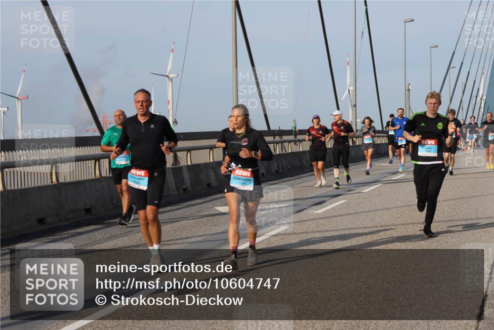 03.10.2026 - Köhlbrandbrückenlauf Strokosch-Dieckow http://msf.ph/oto/10604747 03.10.2026 09:41:56 Position 2 2288, 1787, 3808 meine-sportfotos.de