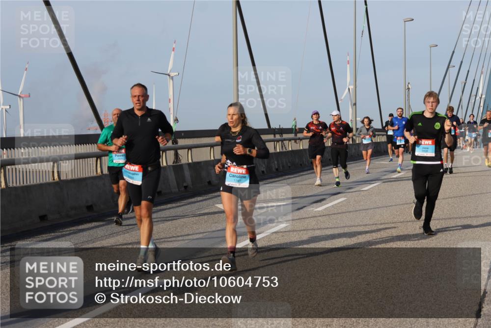03.10.2026 - Köhlbrandbrückenlauf Strokosch-Dieckow http://msf.ph/oto/10604753 03.10.2026 09:41:56 Position 2 1787 meine-sportfotos.de