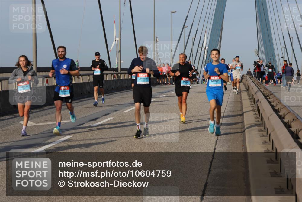 03.10.2026 - Köhlbrandbrückenlauf Strokosch-Dieckow http://msf.ph/oto/10604759 03.10.2026 09:42:01 Position 2  meine-sportfotos.de