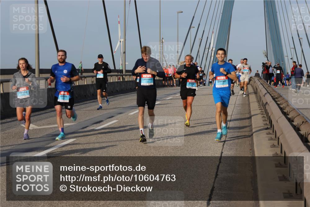 03.10.2026 - Köhlbrandbrückenlauf Strokosch-Dieckow http://msf.ph/oto/10604763 03.10.2026 09:42:01 Position 2 1755, 1 meine-sportfotos.de