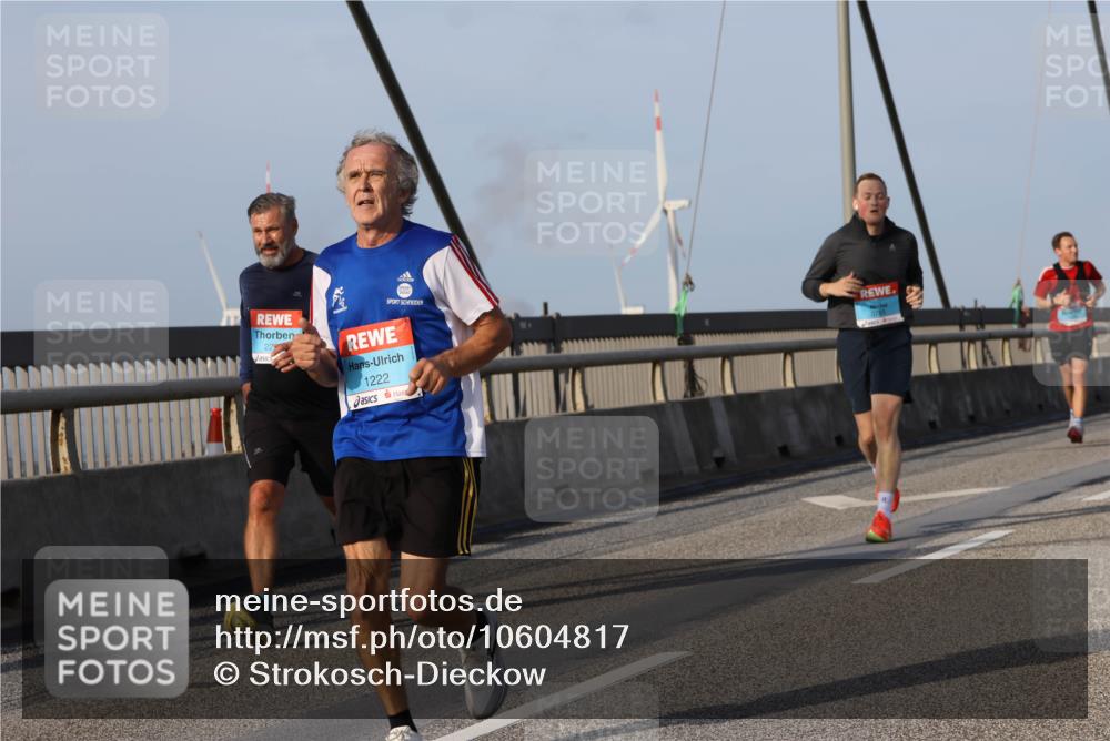 03.10.2026 - Köhlbrandbrückenlauf Strokosch-Dieckow http://msf.ph/oto/10604817 03.10.2026 09:42:15 Position 2 22, 1222 meine-sportfotos.de