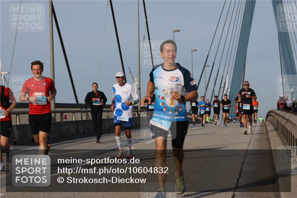 03.10.2026 - Köhlbrandbrückenlauf Strokosch-Dieckow http://msf.ph/oto/10604832 03.10.2026 09:42:19 Position 2  meine-sportfotos.de