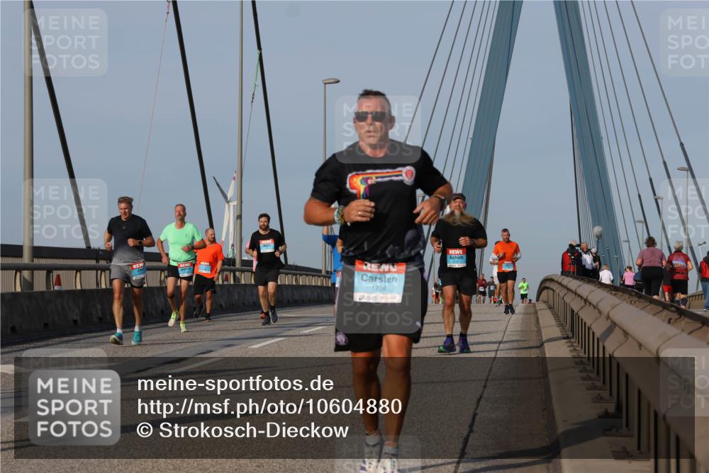 03.10.2026 - Köhlbrandbrückenlauf Strokosch-Dieckow http://msf.ph/oto/10604880 03.10.2026 09:42:26 Position 2 1786, 2387, 112025 meine-sportfotos.de