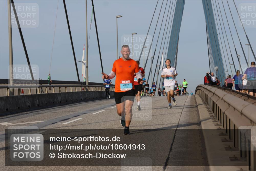 03.10.2026 - Köhlbrandbrückenlauf Strokosch-Dieckow http://msf.ph/oto/10604943 03.10.2026 09:42:36 Position 2 2395 meine-sportfotos.de