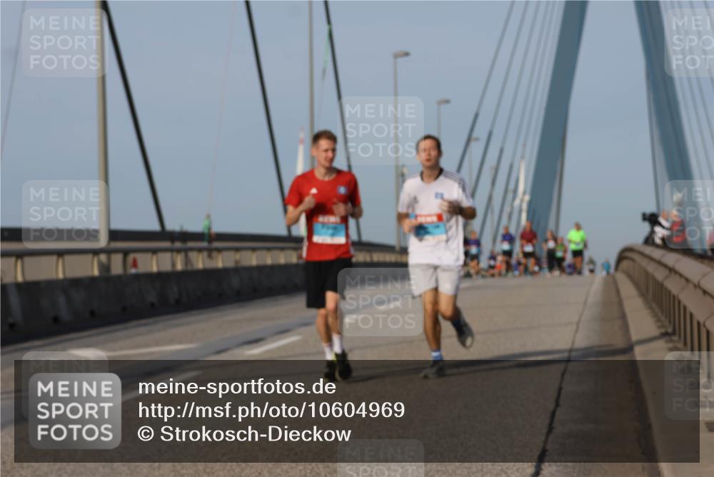 03.10.2026 - Köhlbrandbrückenlauf Strokosch-Dieckow http://msf.ph/oto/10604969 03.10.2026 09:42:40 Position 2  meine-sportfotos.de