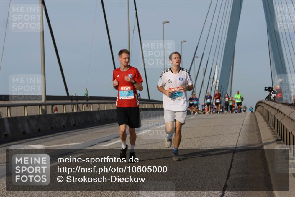 03.10.2026 - Köhlbrandbrückenlauf Strokosch-Dieckow http://msf.ph/oto/10605000 03.10.2026 09:42:41 Position 2 1641 meine-sportfotos.de