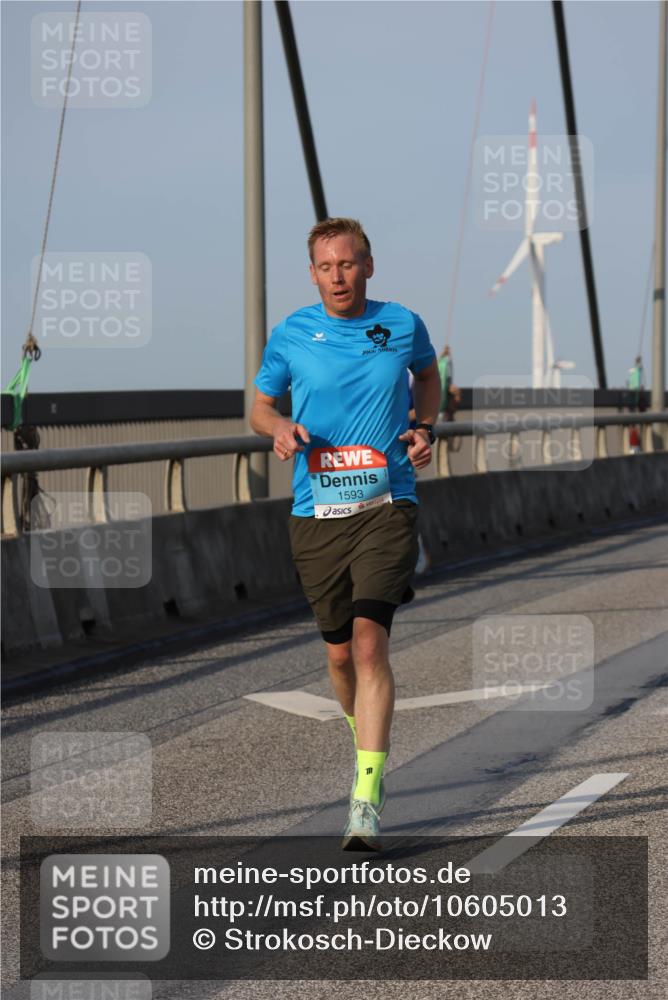 03.10.2026 - Köhlbrandbrückenlauf Strokosch-Dieckow http://msf.ph/oto/10605013 03.10.2026 09:42:48 Position 2 1593 meine-sportfotos.de