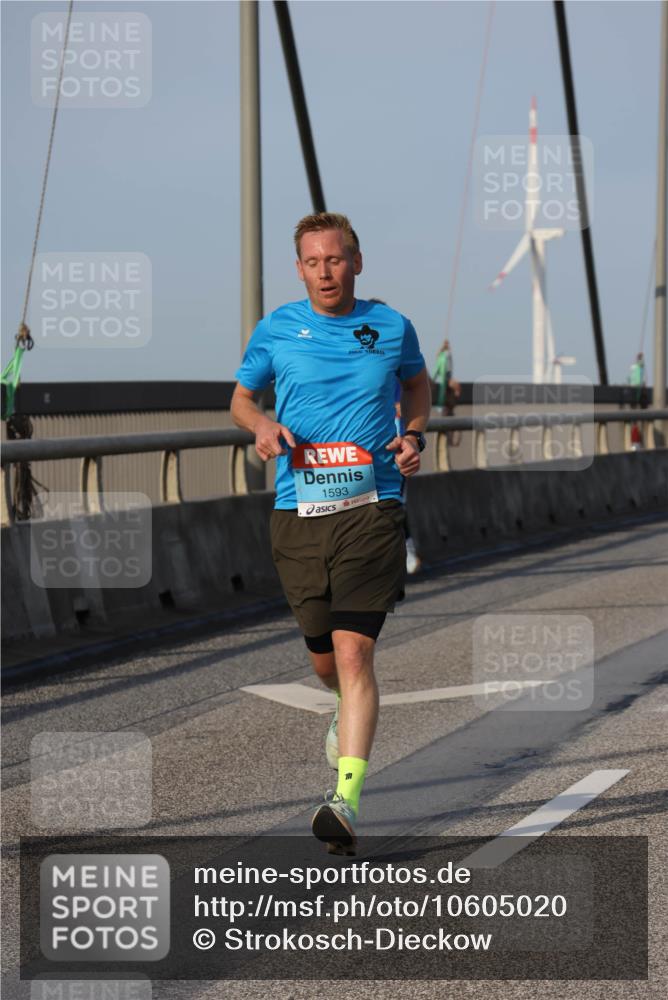 03.10.2026 - Köhlbrandbrückenlauf Strokosch-Dieckow http://msf.ph/oto/10605020 03.10.2026 09:42:48 Position 2 1593 meine-sportfotos.de