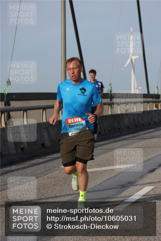 03.10.2026 - Köhlbrandbrückenlauf Strokosch-Dieckow http://msf.ph/oto/10605031 03.10.2026 09:42:48 Position 2 1593 meine-sportfotos.de