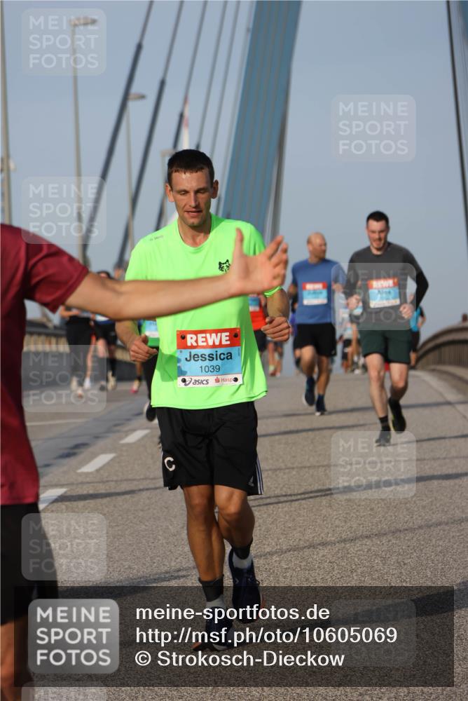 03.10.2026 - Köhlbrandbrückenlauf Strokosch-Dieckow http://msf.ph/oto/10605069 03.10.2026 09:42:57 Position 2 1039 meine-sportfotos.de