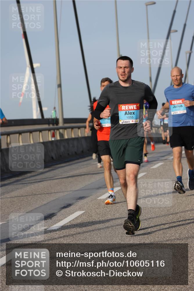 03.10.2026 - Köhlbrandbrückenlauf Strokosch-Dieckow http://msf.ph/oto/10605116 03.10.2026 09:43:02 Position 2 1108, 4, 1109, 1055 meine-sportfotos.de