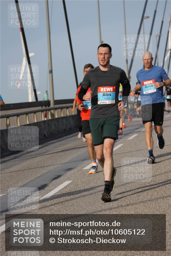 03.10.2026 - Köhlbrandbrückenlauf Strokosch-Dieckow http://msf.ph/oto/10605122 03.10.2026 09:43:02 Position 2 1109, 1055, 108 meine-sportfotos.de
