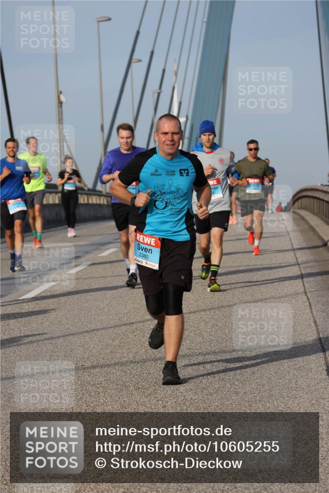 03.10.2026 - Köhlbrandbrückenlauf Strokosch-Dieckow http://msf.ph/oto/10605255 03.10.2026 09:43:20 Position 2 4, 2016, 16, 2380 meine-sportfotos.de