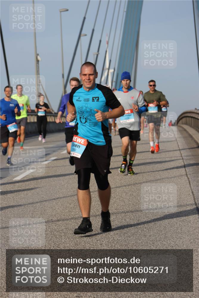 03.10.2026 - Köhlbrandbrückenlauf Strokosch-Dieckow http://msf.ph/oto/10605271 03.10.2026 09:43:21 Position 2 3, 8, 16, 2279, 2380 meine-sportfotos.de