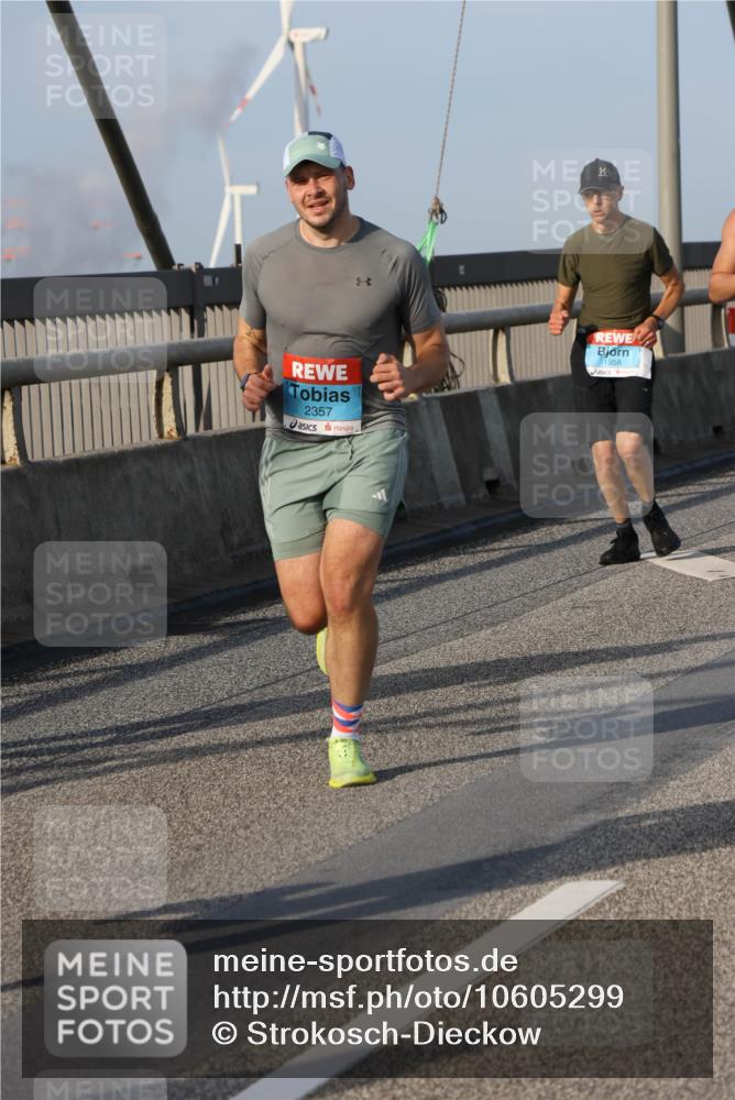 03.10.2026 - Köhlbrandbrückenlauf Strokosch-Dieckow http://msf.ph/oto/10605299 03.10.2026 09:43:22 Position 2 2357, 1958 meine-sportfotos.de