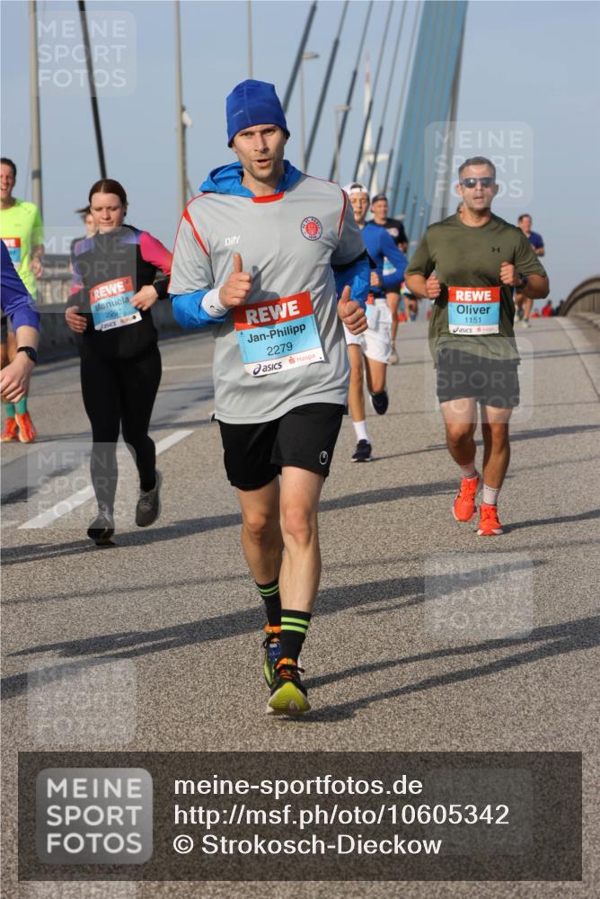 03.10.2026 - Köhlbrandbrückenlauf Strokosch-Dieckow http://msf.ph/oto/10605342 03.10.2026 09:43:25 Position 2 2297, 2279, 1151 meine-sportfotos.de