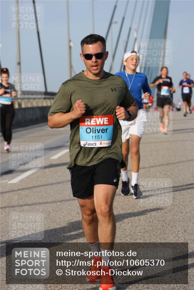 03.10.2026 - Köhlbrandbrückenlauf Strokosch-Dieckow http://msf.ph/oto/10605370 03.10.2026 09:43:27 Position 2 1151 meine-sportfotos.de