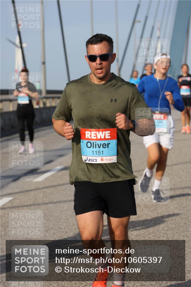 03.10.2026 - Köhlbrandbrückenlauf Strokosch-Dieckow http://msf.ph/oto/10605397 03.10.2026 09:43:28 Position 2 1151 meine-sportfotos.de