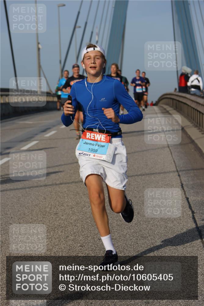 03.10.2026 - Köhlbrandbrückenlauf Strokosch-Dieckow http://msf.ph/oto/10605405 03.10.2026 09:43:29 Position 2 1959 meine-sportfotos.de