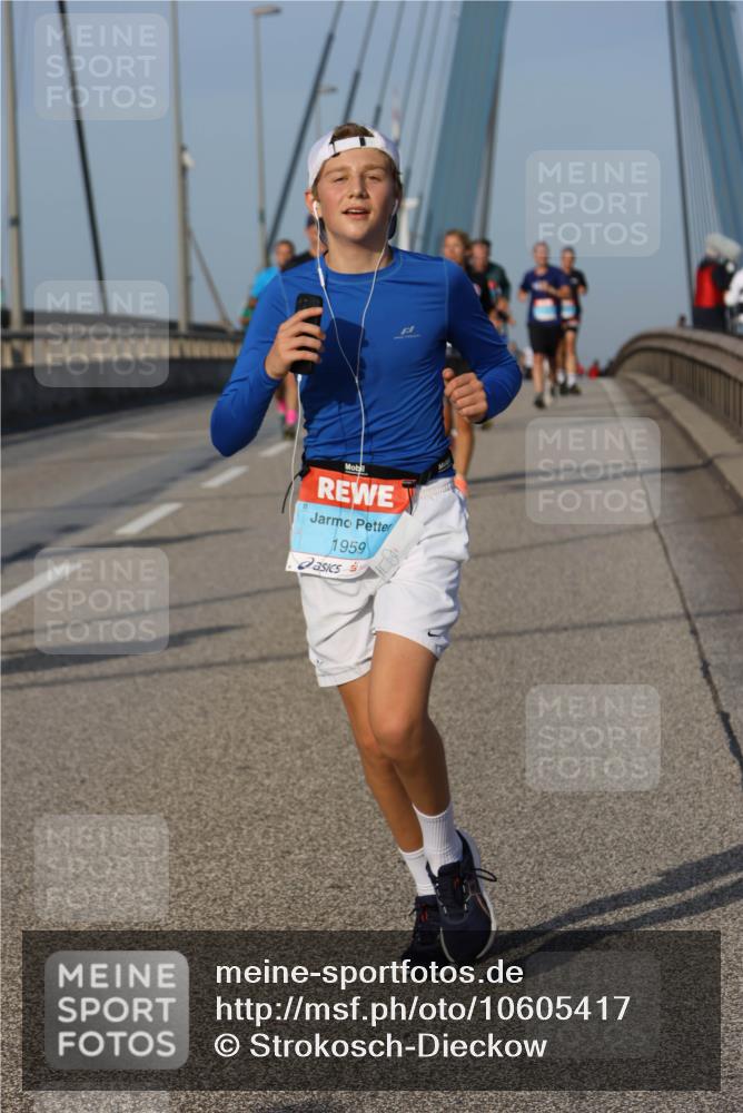 03.10.2026 - Köhlbrandbrückenlauf Strokosch-Dieckow http://msf.ph/oto/10605417 03.10.2026 09:43:29 Position 2 1959 meine-sportfotos.de