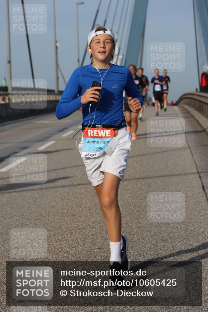 03.10.2026 - Köhlbrandbrückenlauf Strokosch-Dieckow http://msf.ph/oto/10605425 03.10.2026 09:43:29 Position 2 117, 1959 meine-sportfotos.de