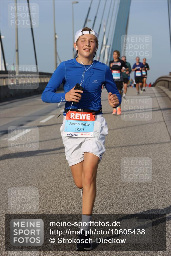 03.10.2026 - Köhlbrandbrückenlauf Strokosch-Dieckow http://msf.ph/oto/10605438 03.10.2026 09:43:30 Position 2 1959 meine-sportfotos.de