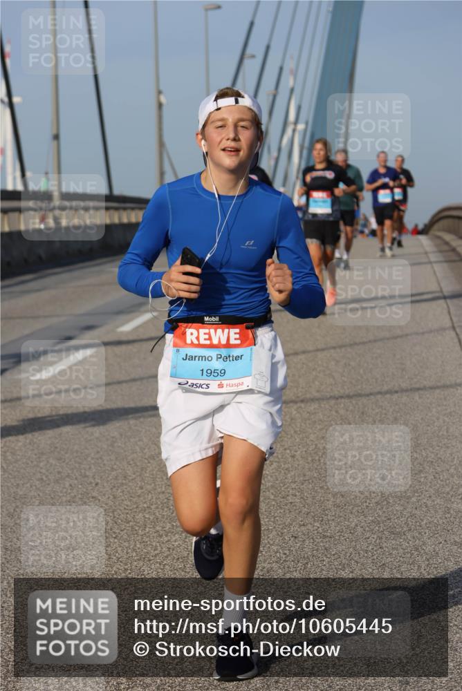03.10.2026 - Köhlbrandbrückenlauf Strokosch-Dieckow http://msf.ph/oto/10605445 03.10.2026 09:43:30 Position 2 1959 meine-sportfotos.de