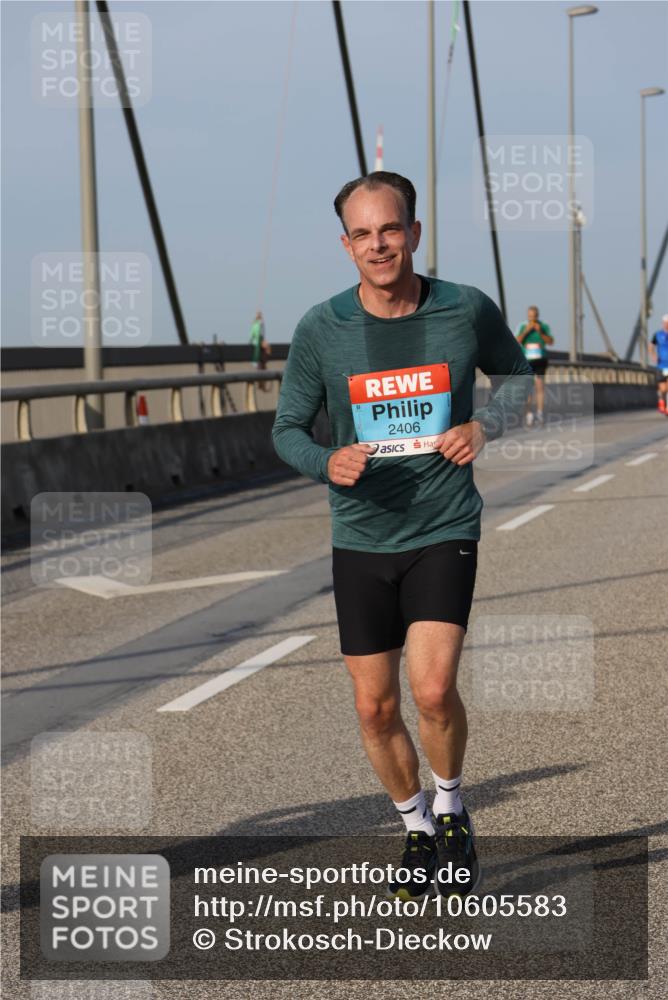 03.10.2026 - Köhlbrandbrückenlauf Strokosch-Dieckow http://msf.ph/oto/10605583 03.10.2026 09:43:39 Position 2 2406 meine-sportfotos.de