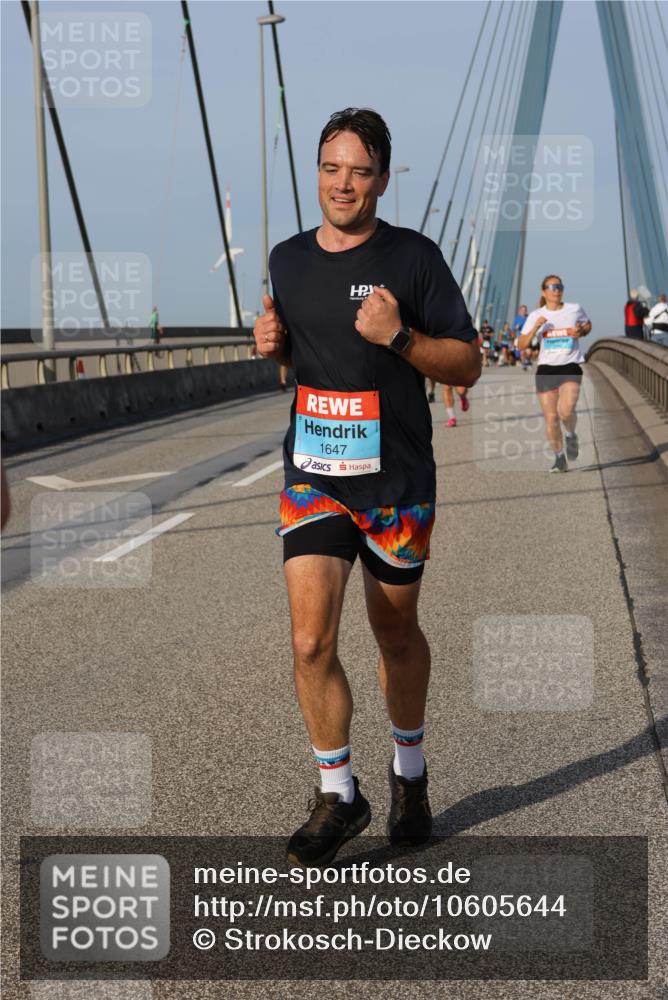 03.10.2026 - Köhlbrandbrückenlauf Strokosch-Dieckow http://msf.ph/oto/10605644 03.10.2026 09:43:44 Position 2 1647 meine-sportfotos.de