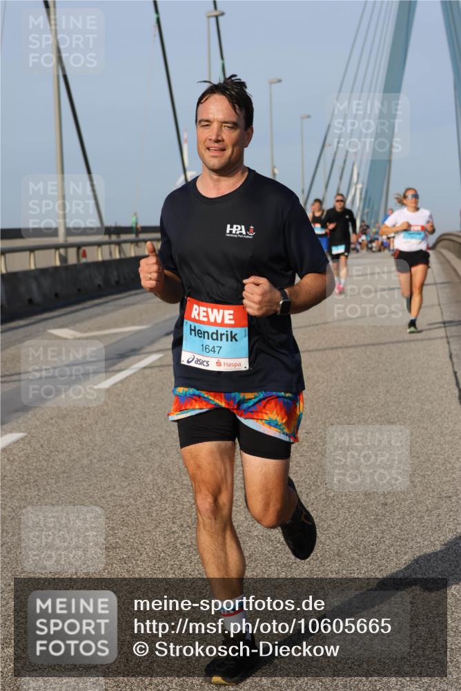 03.10.2026 - Köhlbrandbrückenlauf Strokosch-Dieckow http://msf.ph/oto/10605665 03.10.2026 09:43:45 Position 2 1647 meine-sportfotos.de