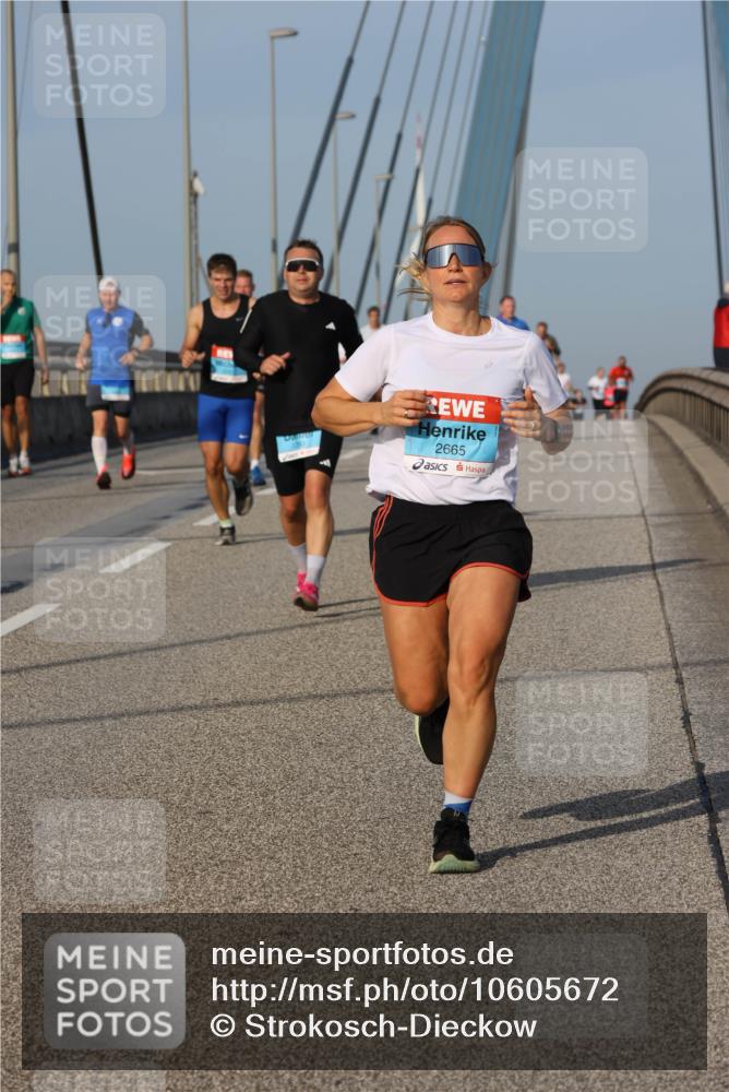 03.10.2026 - Köhlbrandbrückenlauf Strokosch-Dieckow http://msf.ph/oto/10605672 03.10.2026 09:43:47 Position 2 2665 meine-sportfotos.de