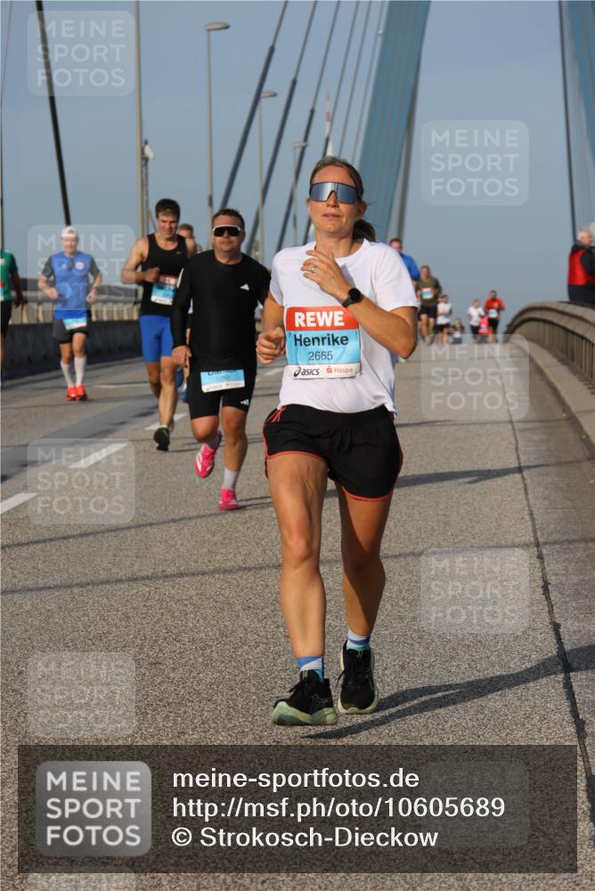 03.10.2026 - Köhlbrandbrückenlauf Strokosch-Dieckow http://msf.ph/oto/10605689 03.10.2026 09:43:47 Position 2 2665 meine-sportfotos.de