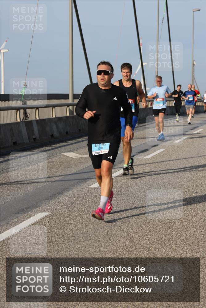 03.10.2026 - Köhlbrandbrückenlauf Strokosch-Dieckow http://msf.ph/oto/10605721 03.10.2026 09:43:50 Position 2 1280 meine-sportfotos.de