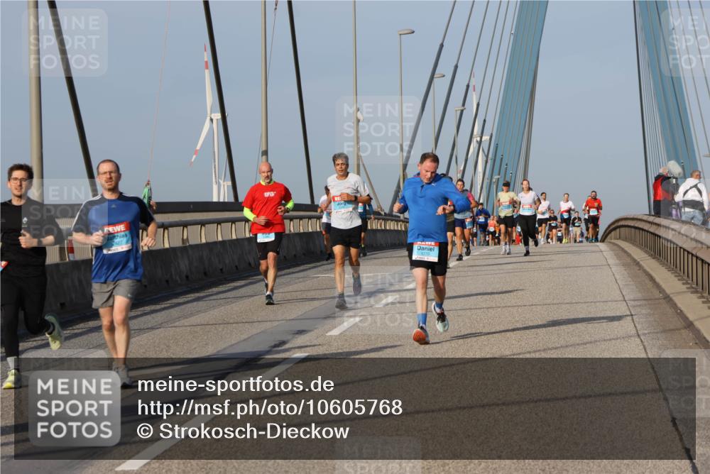 03.10.2026 - Köhlbrandbrückenlauf Strokosch-Dieckow http://msf.ph/oto/10605768 03.10.2026 09:43:57 Position 2 427, 1770 meine-sportfotos.de