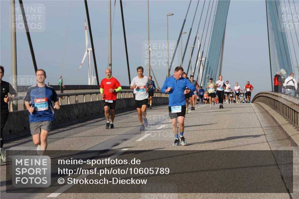 03.10.2026 - Köhlbrandbrückenlauf Strokosch-Dieckow http://msf.ph/oto/10605789 03.10.2026 09:43:57 Position 2 2427 meine-sportfotos.de