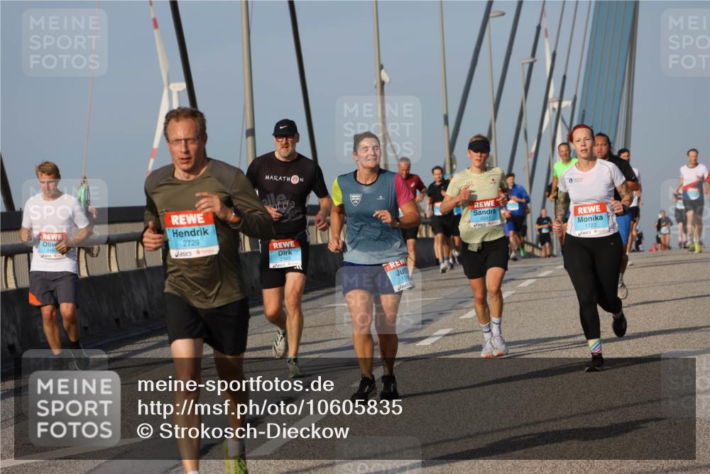 03.10.2026 - Köhlbrandbrückenlauf Strokosch-Dieckow http://msf.ph/oto/10605835 03.10.2026 09:44:07 Position 2 2480, 2729, 2343, 17, 2011, 1722 meine-sportfotos.de
