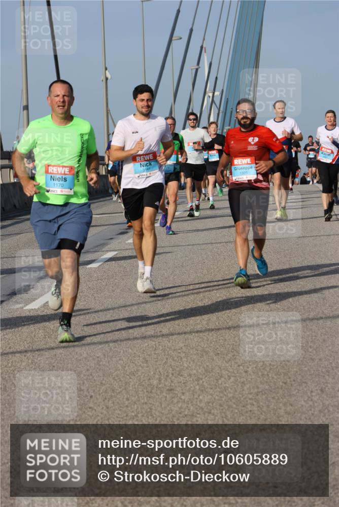 03.10.2026 - Köhlbrandbrückenlauf Strokosch-Dieckow http://msf.ph/oto/10605889 03.10.2026 09:44:18 Position 2 1170, 3141, 1325 meine-sportfotos.de