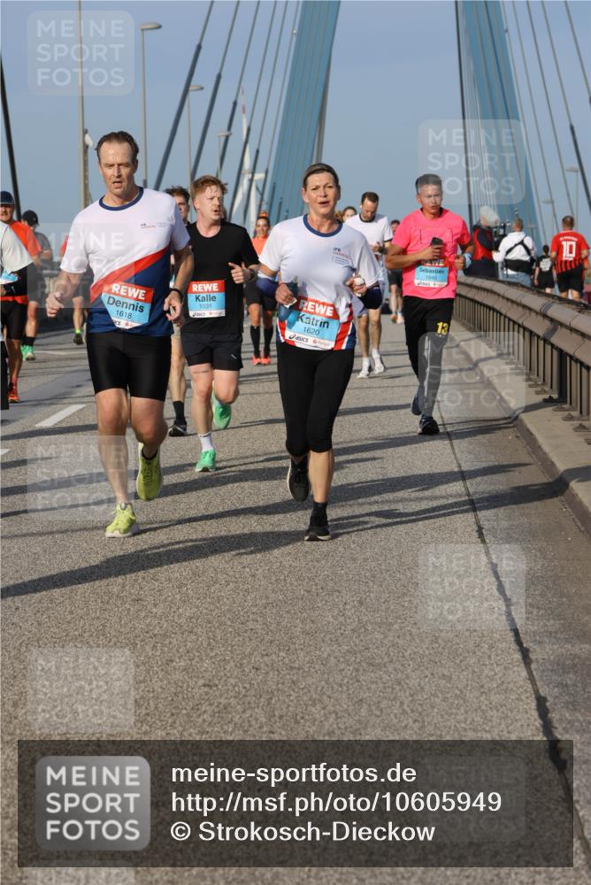03.10.2026 - Köhlbrandbrückenlauf Strokosch-Dieckow http://msf.ph/oto/10605949 03.10.2026 09:44:25 Position 2 1618, 1031, 1620, 1940, 10, 13 meine-sportfotos.de