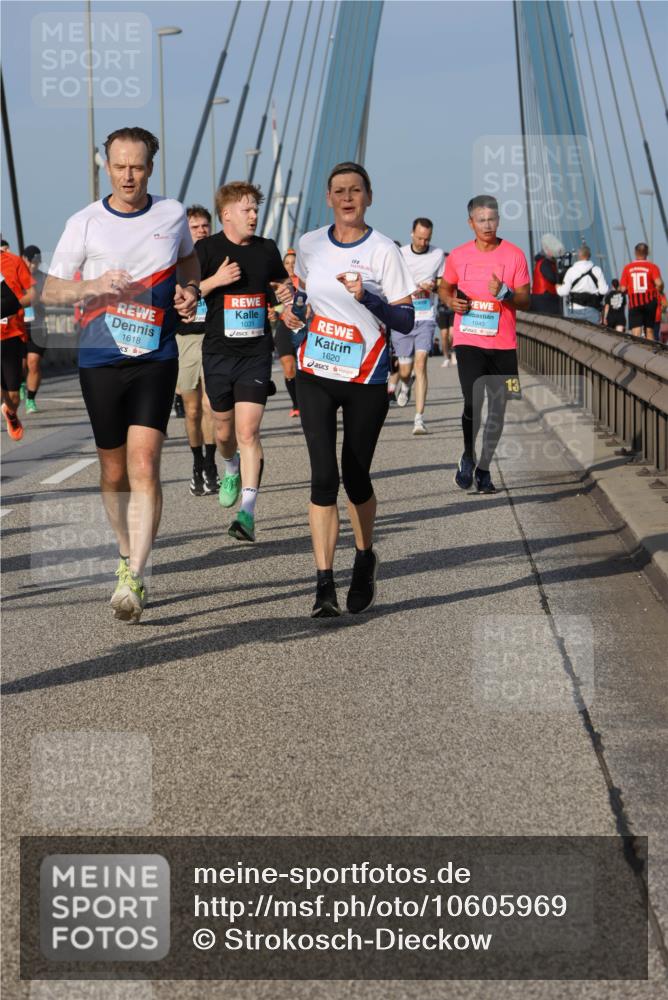 03.10.2026 - Köhlbrandbrückenlauf Strokosch-Dieckow http://msf.ph/oto/10605969 03.10.2026 09:44:25 Position 2 1940, 1618, 1031, 1620, 13, 10 meine-sportfotos.de