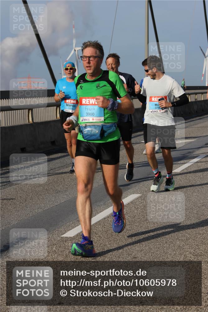 03.10.2026 - Köhlbrandbrückenlauf Strokosch-Dieckow http://msf.ph/oto/10605978 03.10.2026 09:44:27 Position 2 1262, 3900, 3790 meine-sportfotos.de