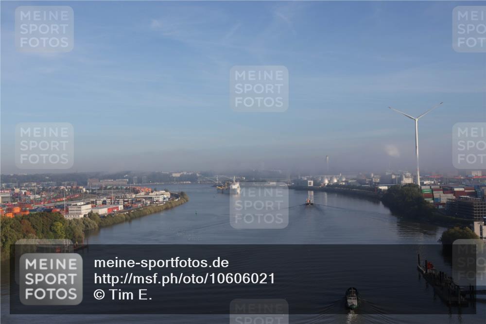 03.10.2026 - Köhlbrandbrückenlauf Tim E. http://msf.ph/oto/10606021 03.10.2026 09:08:21 Position 1  meine-sportfotos.de