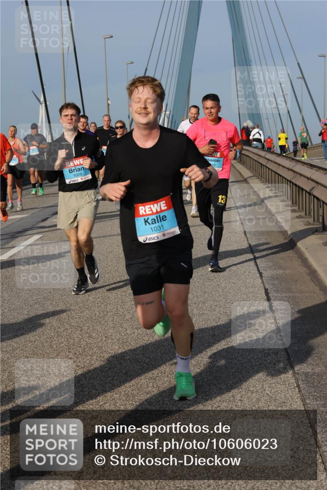 03.10.2026 - Köhlbrandbrückenlauf Strokosch-Dieckow http://msf.ph/oto/10606023 03.10.2026 09:44:29 Position 2 1028, 1031, 1, 40 meine-sportfotos.de