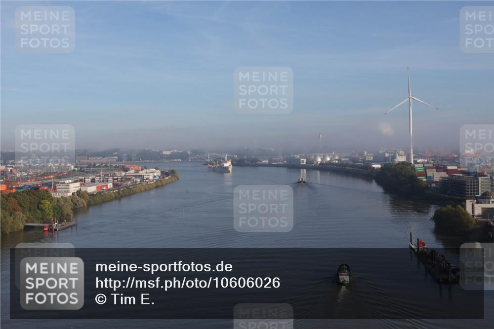 03.10.2026 - Köhlbrandbrückenlauf Tim E. http://msf.ph/oto/10606026 03.10.2026 09:08:22 Position 1  meine-sportfotos.de