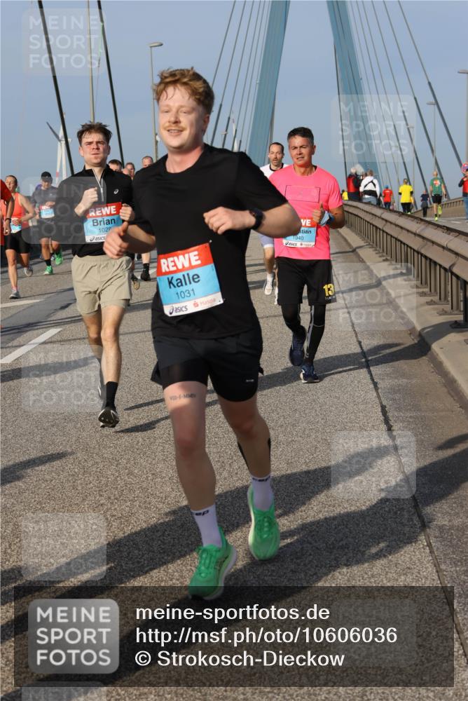 03.10.2026 - Köhlbrandbrückenlauf Strokosch-Dieckow http://msf.ph/oto/10606036 03.10.2026 09:44:29 Position 2 102, 1031, 1, 1940, 13 meine-sportfotos.de